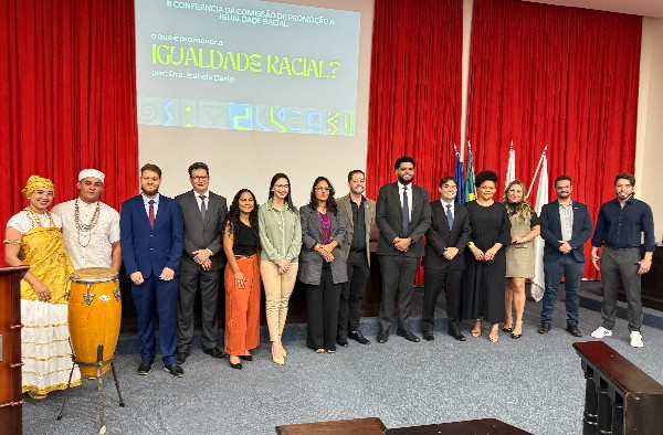 UNIPAM sedia II Conferência da Comissão de Promoção da Igualdade Racial da OAB Patos de Minas