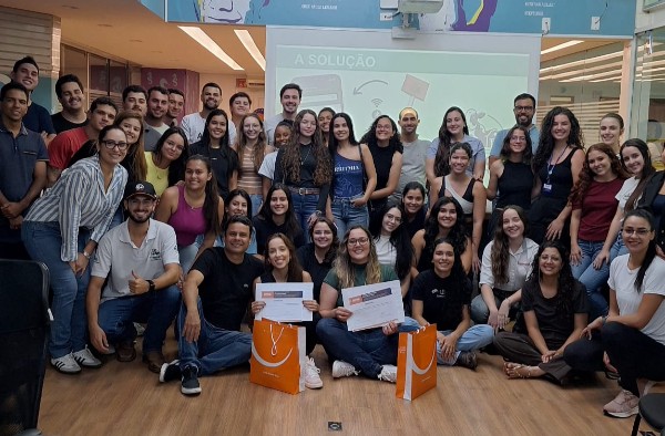 Alunos de Medicina Veterinária participam de palestra sobre empreendedorismo e inovação   