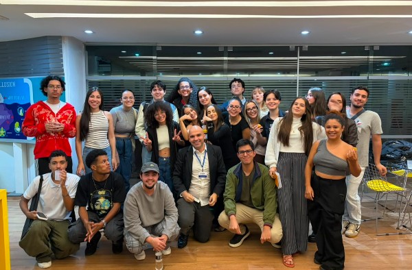Alunos de Publicidade e Propaganda apresentam livros autorais em projeto de criação e diagramação