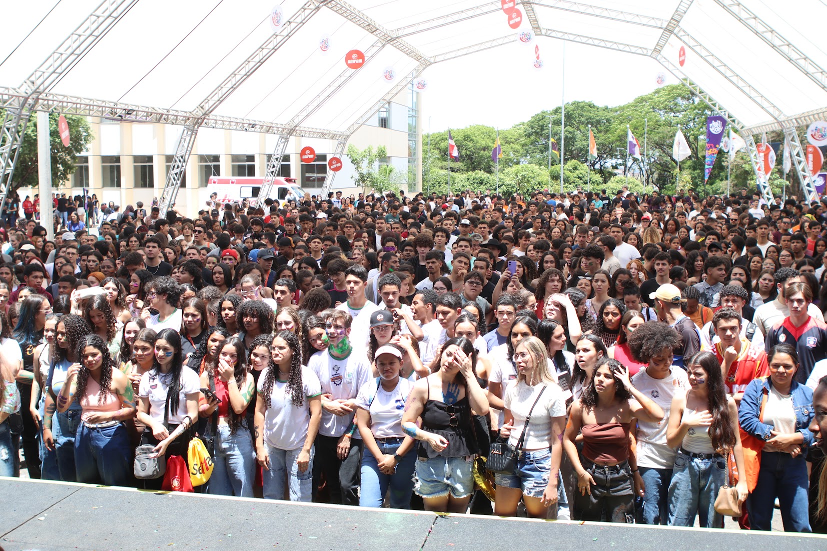Público presente no evento Público presente no evento