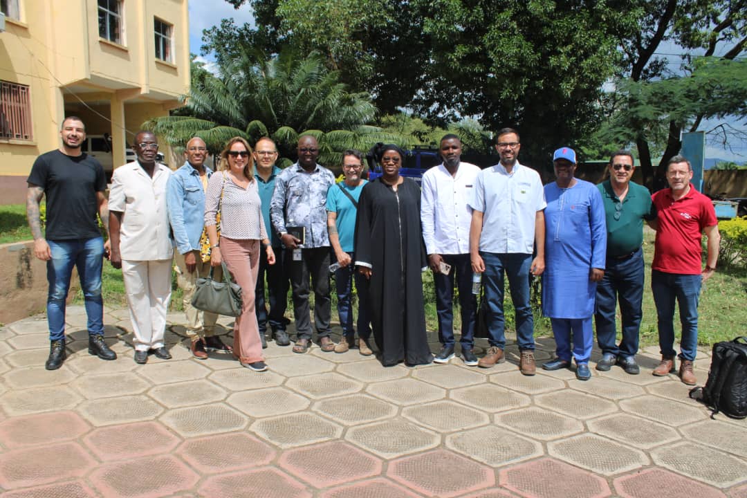 O coordenador do curso de Medicina Veterinária, professor Dr. Flávio Moreira de Almeida, participa de missão de cooperação técnica O coordenador do curso de Medicina Veterinária, professor Dr. Flávio Moreira de Almeida, participa de missão de cooperação técnica